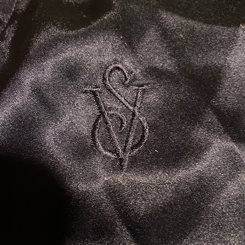 Vintage Victoria Secret gold label silky sleep shirt - Picture 3 of 7